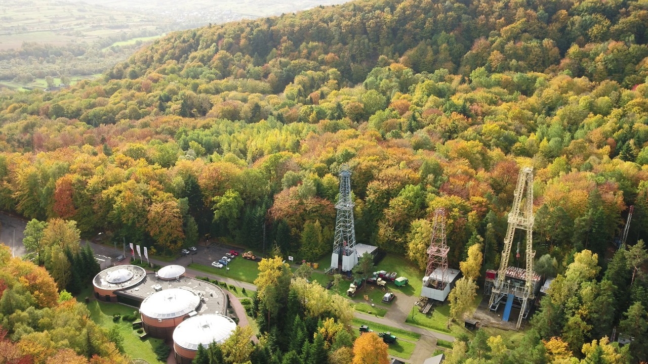 Gaz i zrównoważony rozwój - Grupa ORLEN. Muzeum Przemysłu Naftowego i Gazowniczego im. Ignacego Łukasiewicza w Bóbrce. 