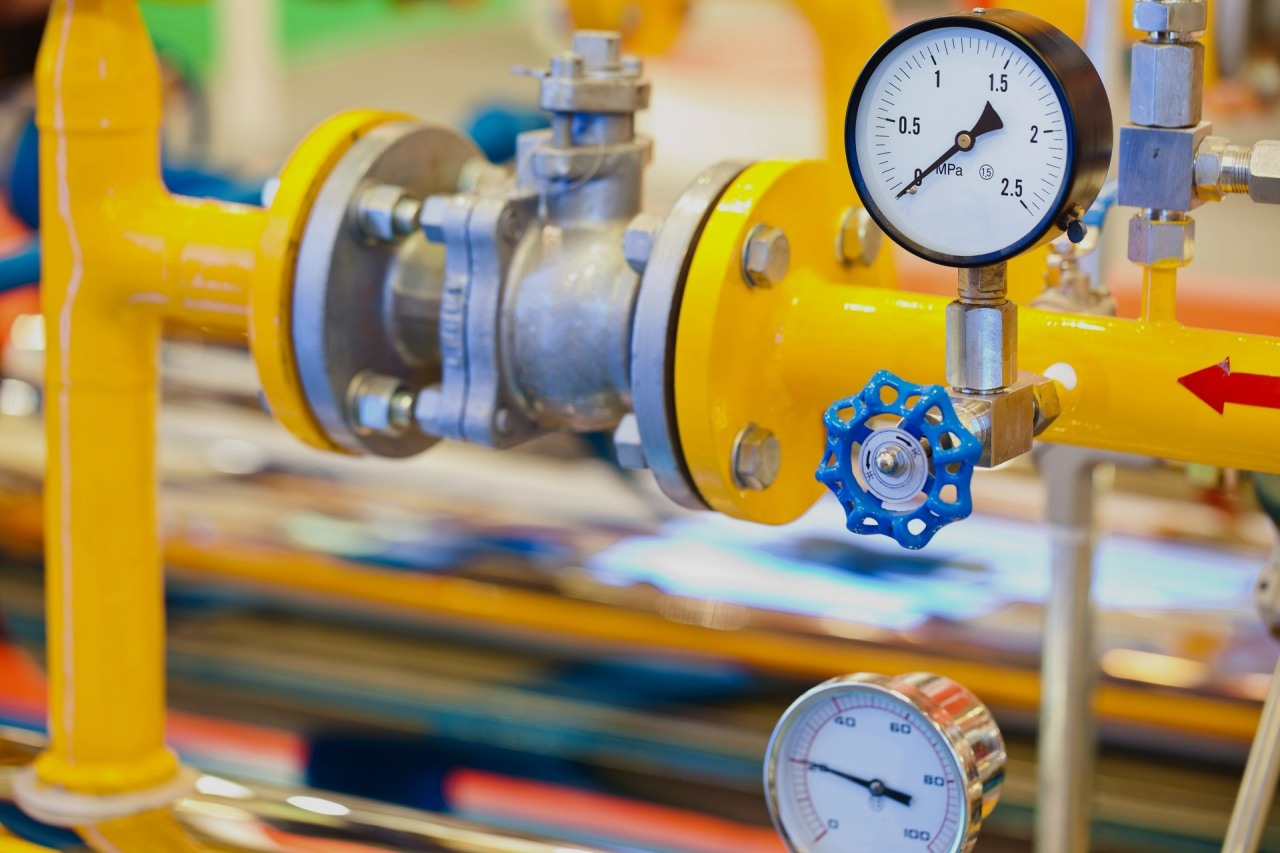 Fotowoltaika i OZE – transformacja energetyczna - Grupa ORLEN. Panel fotowoltaiczny przekształcający światło słoneczne na energię elektryczną.