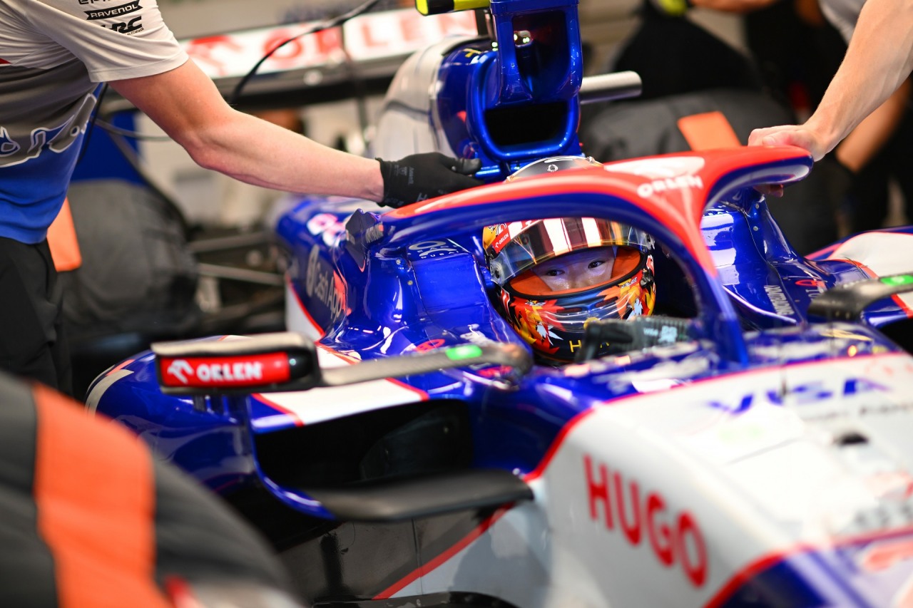 ABU DHABI, UNITED ARAB EMIRATES - DECEMBER 07: Yuki Tsunoda of Japan and Visa Cash App RB prepares to drive in the garage during qualifying ahead of the F1 Grand Prix of Abu Dhabi at Yas Marina Circuit on December 07, 2024 in Abu Dhabi, United Arab Emirates. (Photo by Rudy Carezzevoli/Getty Images) // Getty Images / Red Bull Content Pool // SI202412070248 // Usage for editorial use only // 