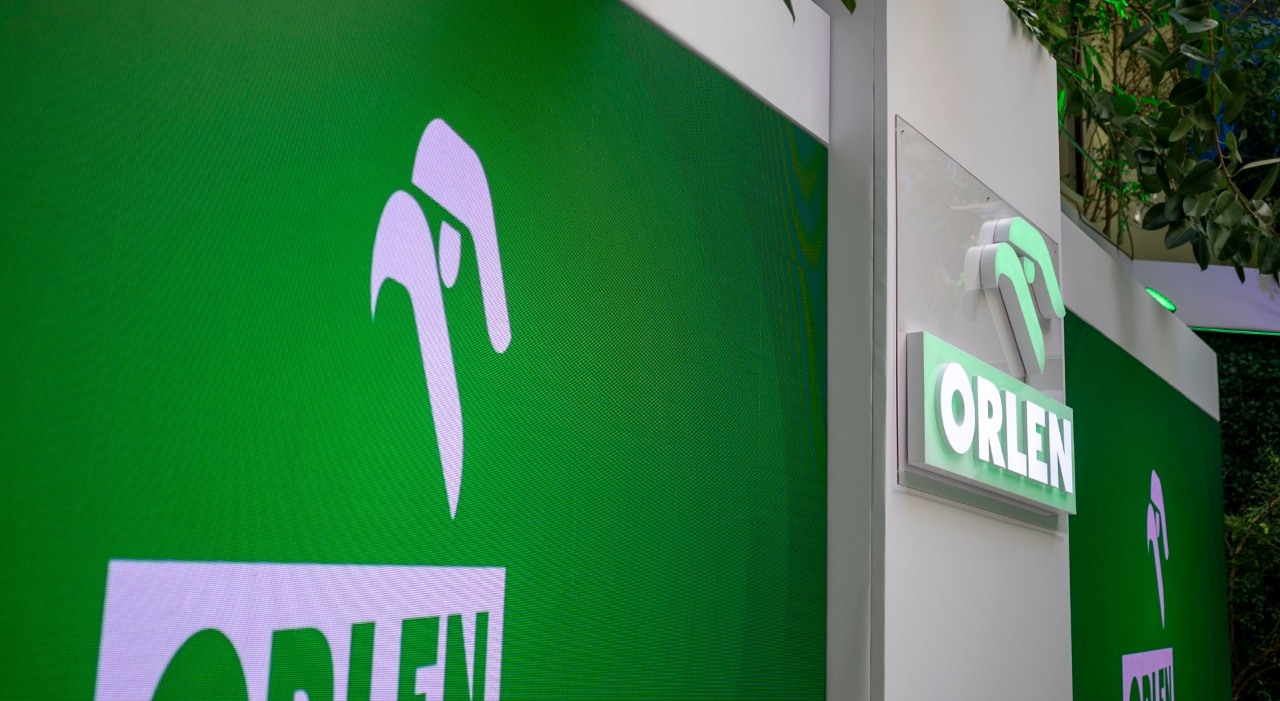 Zrównoważony rozwój i OZE - Grupa ORLEN. Logo ORLEN na zielonym tle. 